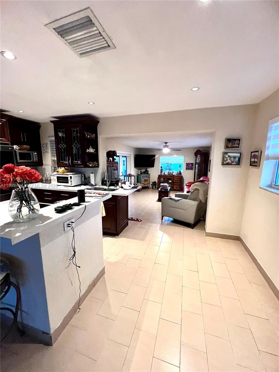 WESTWOOD LAKE 4TH ADDN - Residential