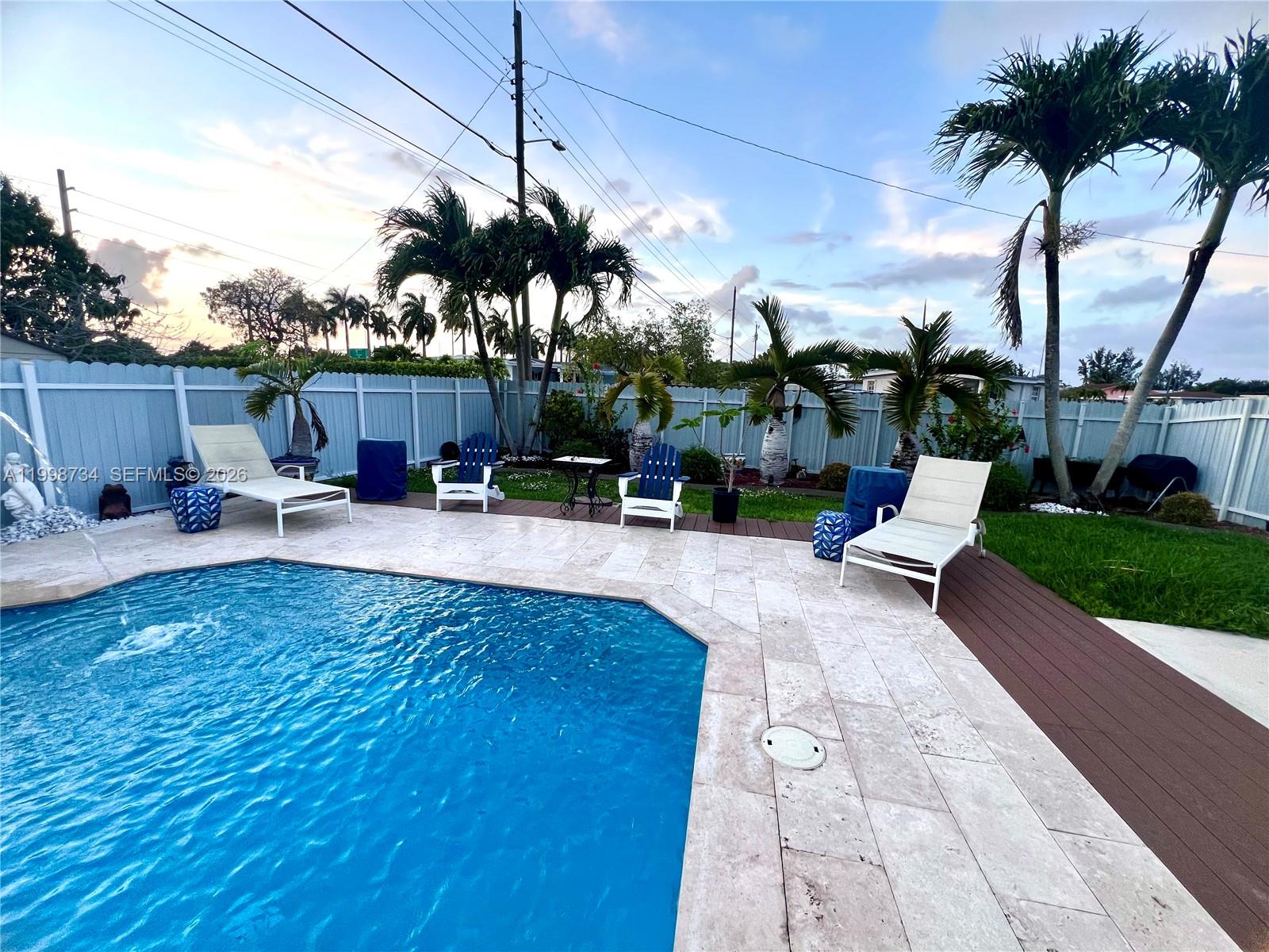 WESTWOOD LAKE 4TH ADDN - Residential