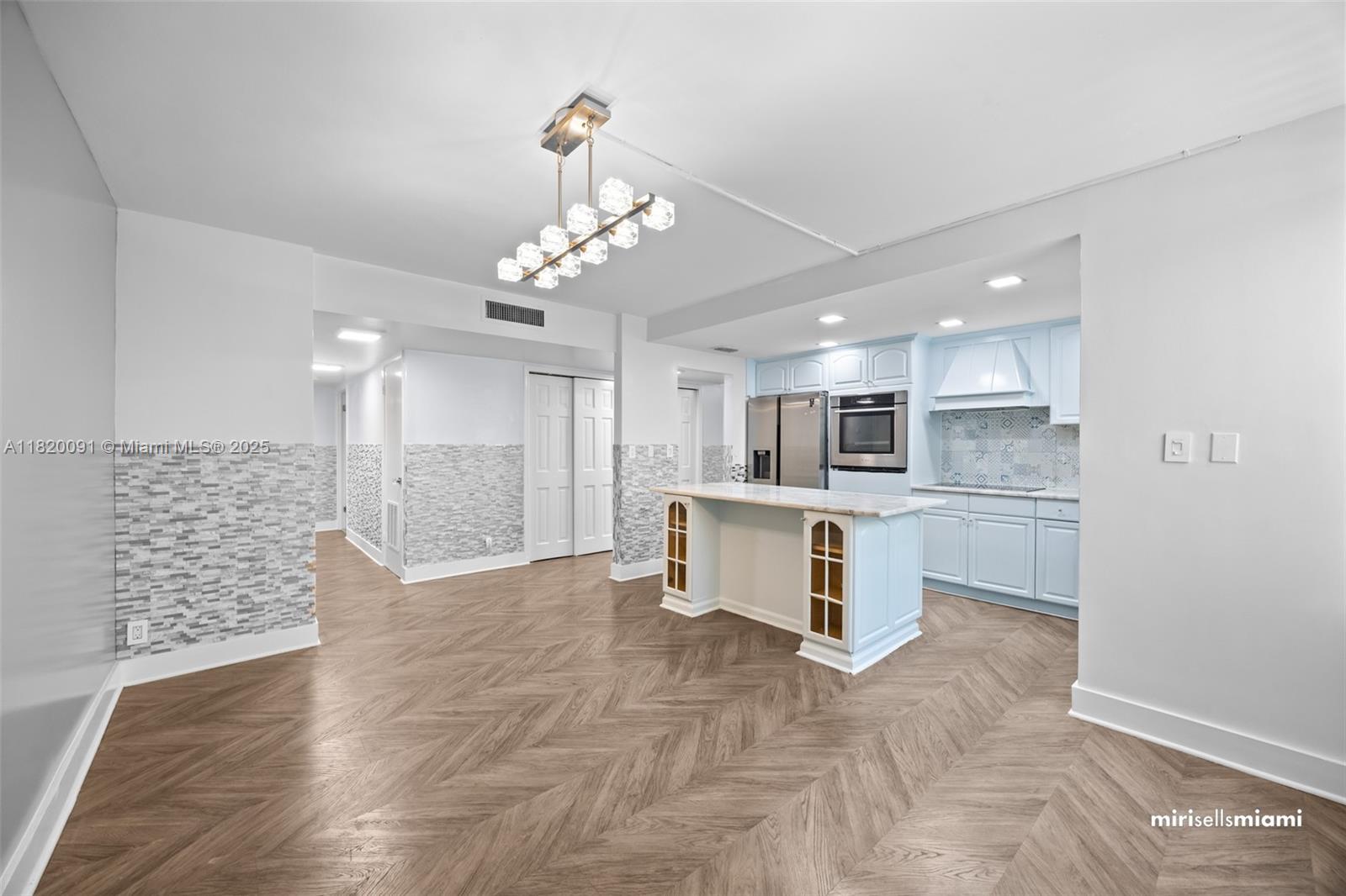 VILLA DORADA CONDO NO 2 - Residential