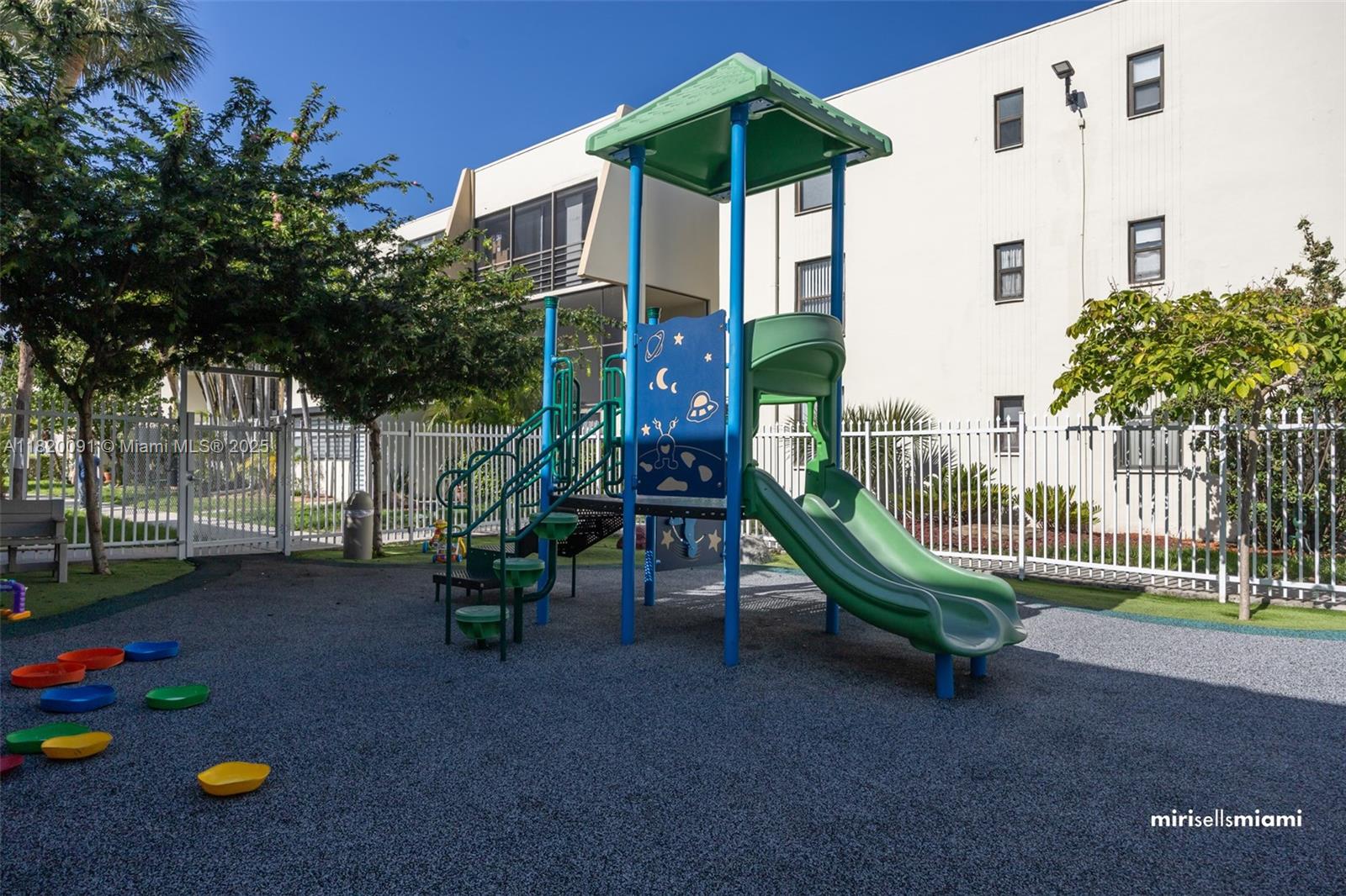 VILLA DORADA CONDO NO 2 - Residential