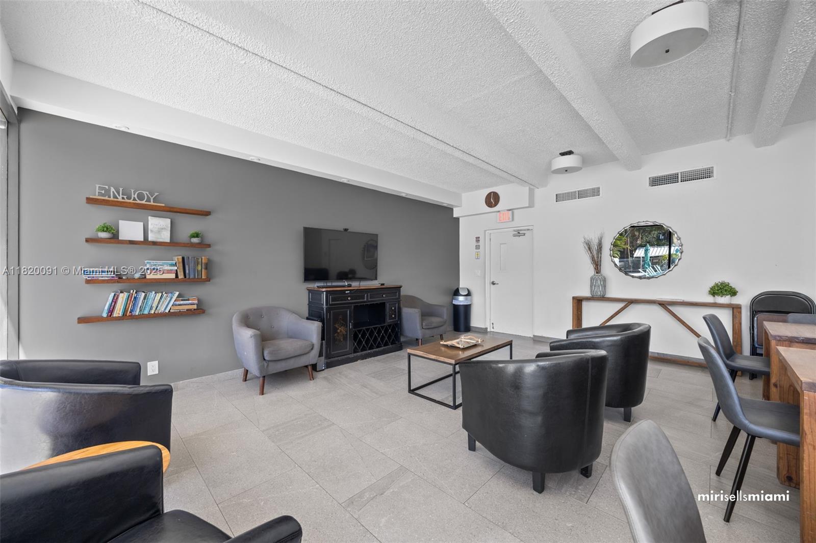 VILLA DORADA CONDO NO 2 - Residential