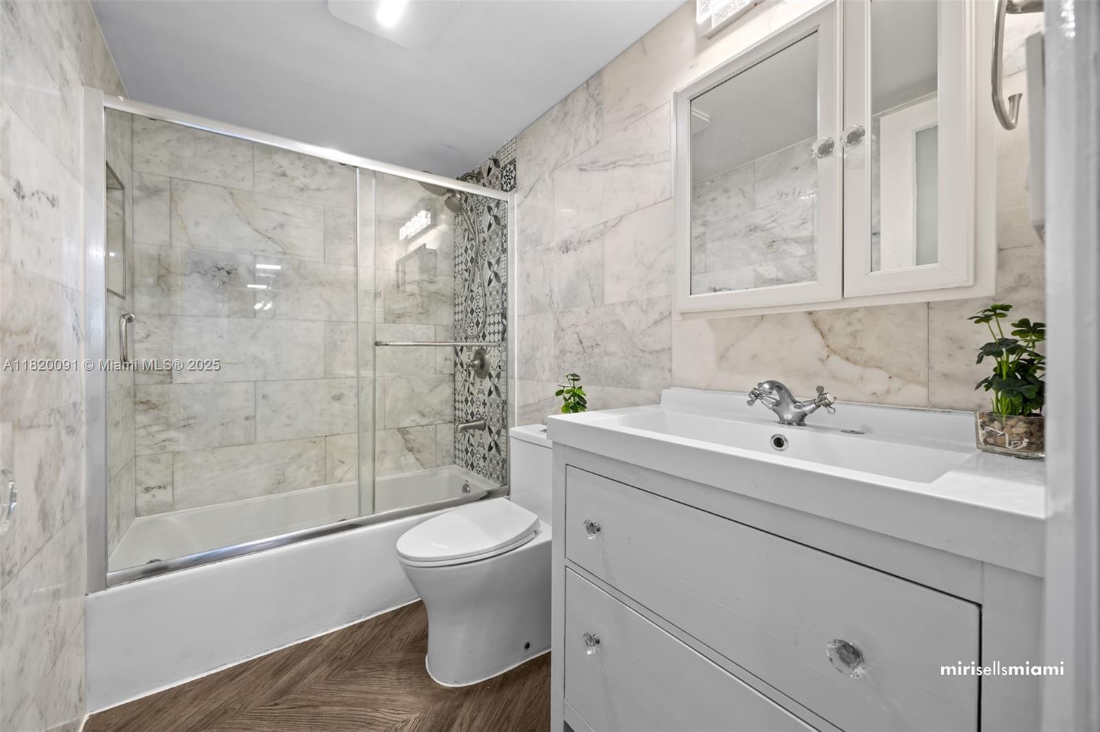 VILLA DORADA CONDO NO 2 - Residential