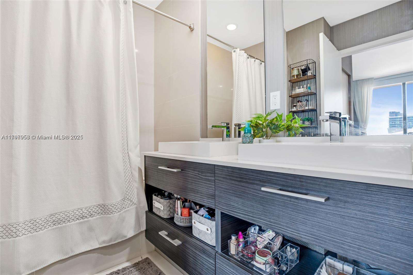 BRICKELL HEIGHTS EAST CON - Residential Lease