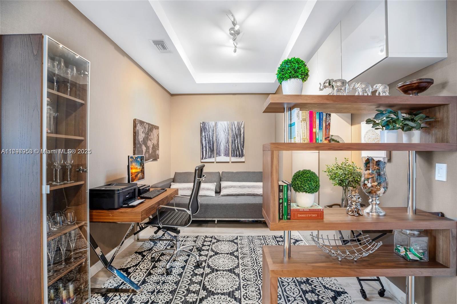 BRICKELL HEIGHTS EAST CON - Residential Lease