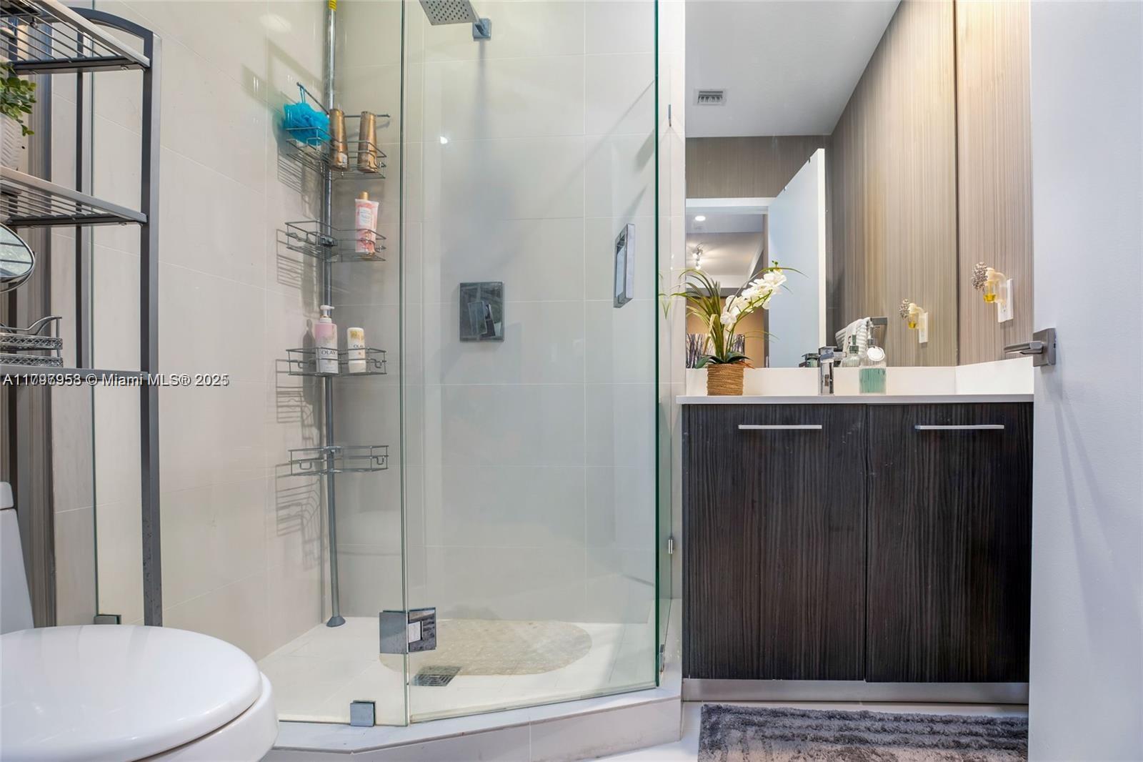 BRICKELL HEIGHTS EAST CON - Residential Lease