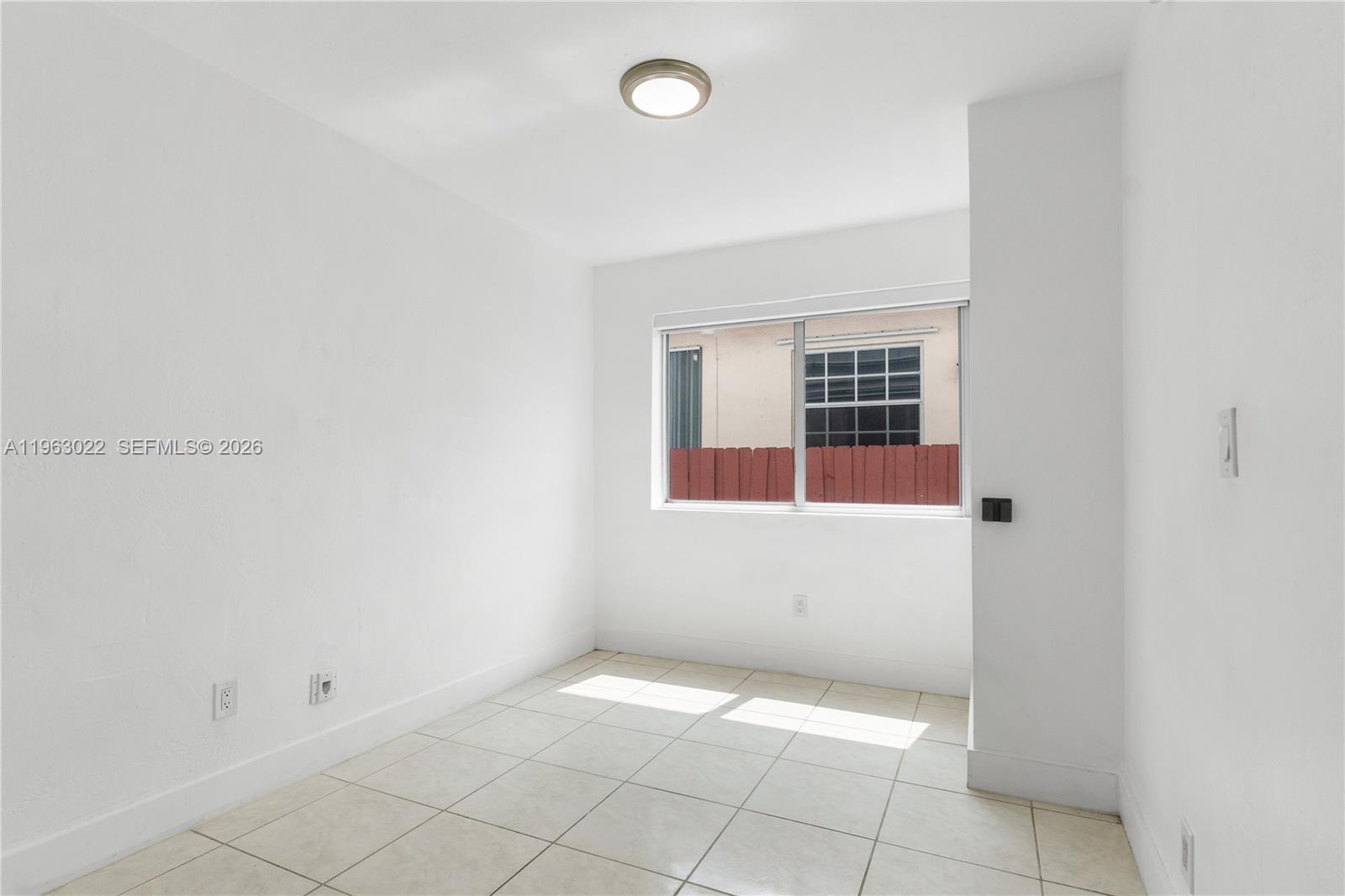 BISCAYNE BCH SUB - Residential Lease