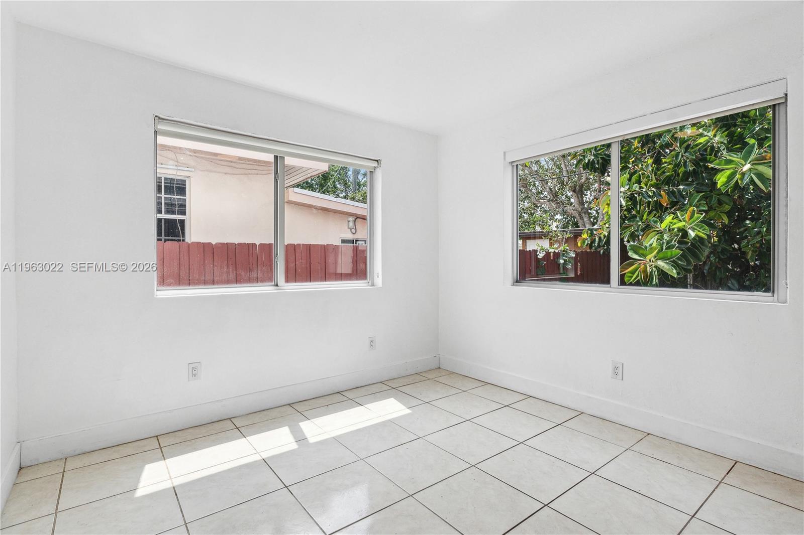 BISCAYNE BCH SUB - Residential Lease