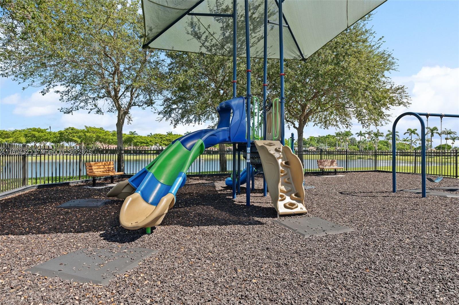 LAKES BY THE BAY GEE - Residential