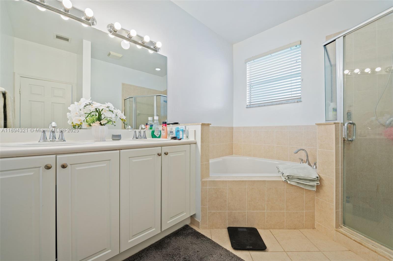 LAKES BY THE BAY GEE - Residential