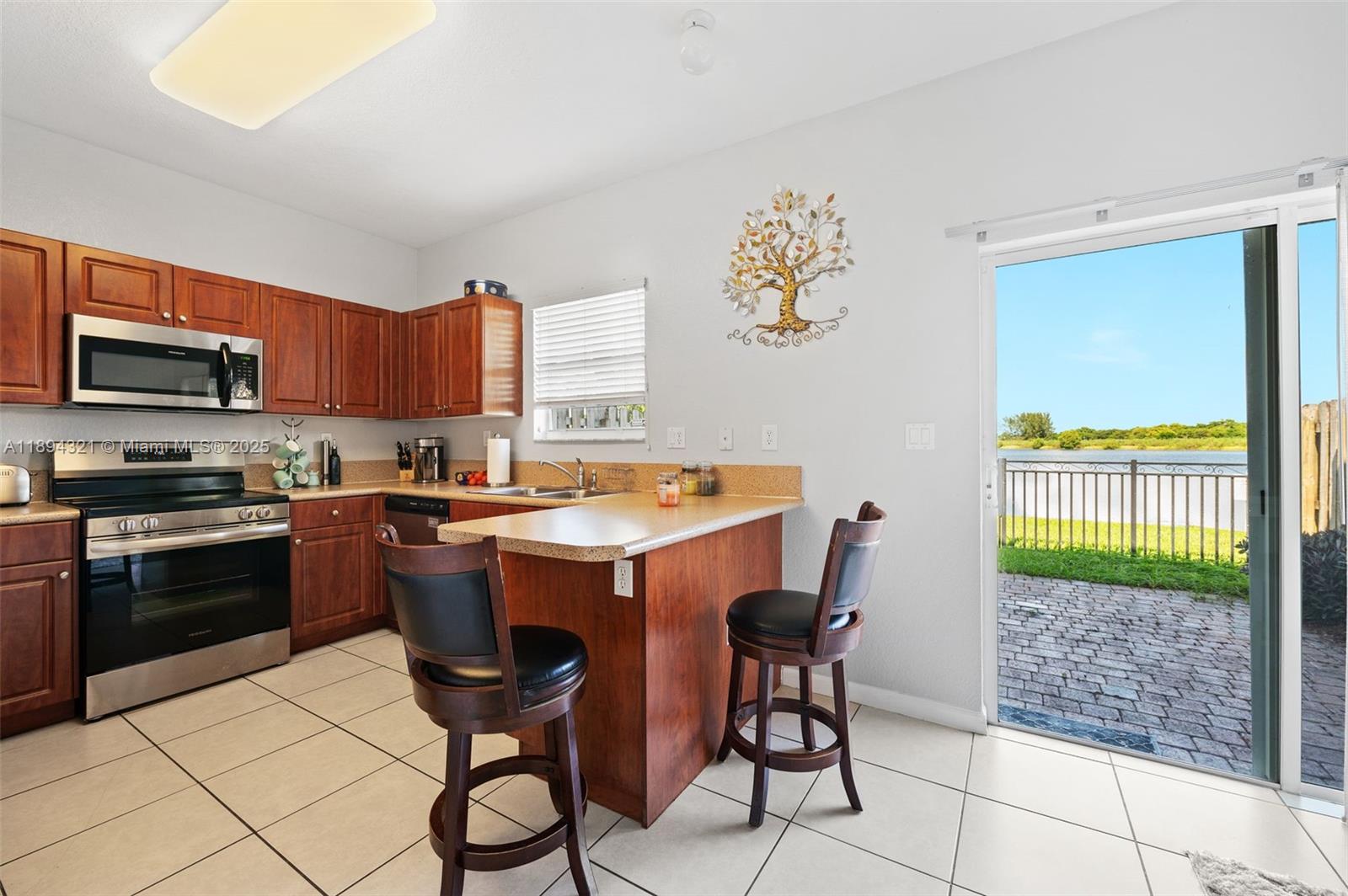 LAKES BY THE BAY GEE - Residential