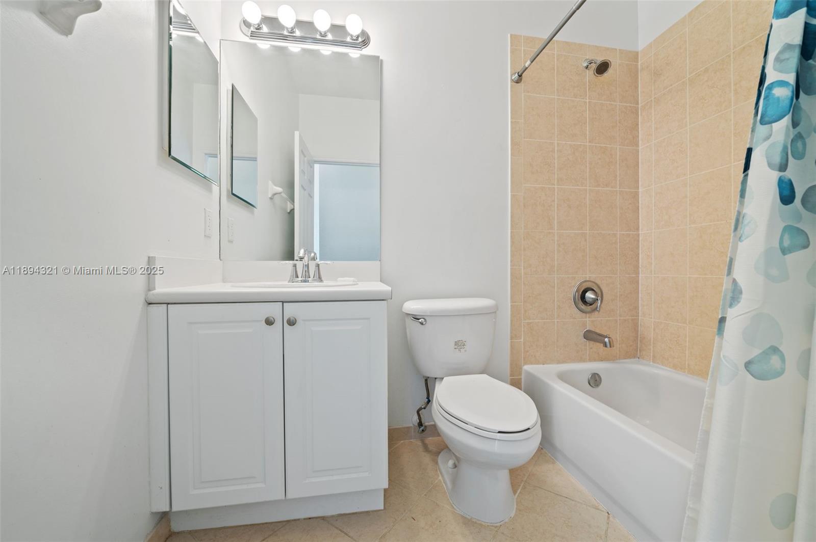 LAKES BY THE BAY GEE - Residential