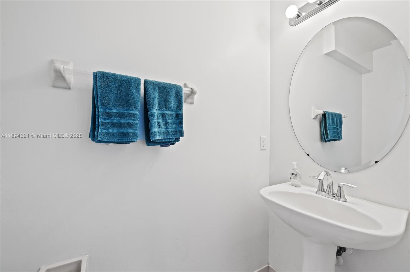 LAKES BY THE BAY GEE - Residential