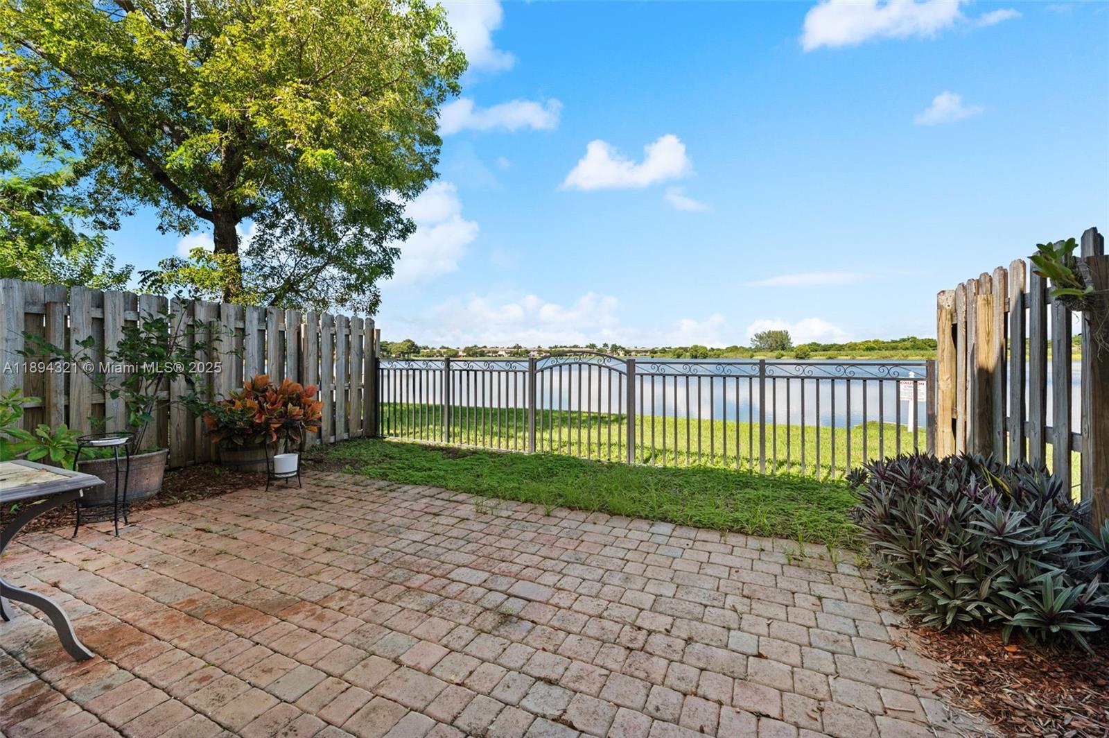 LAKES BY THE BAY GEE - Residential