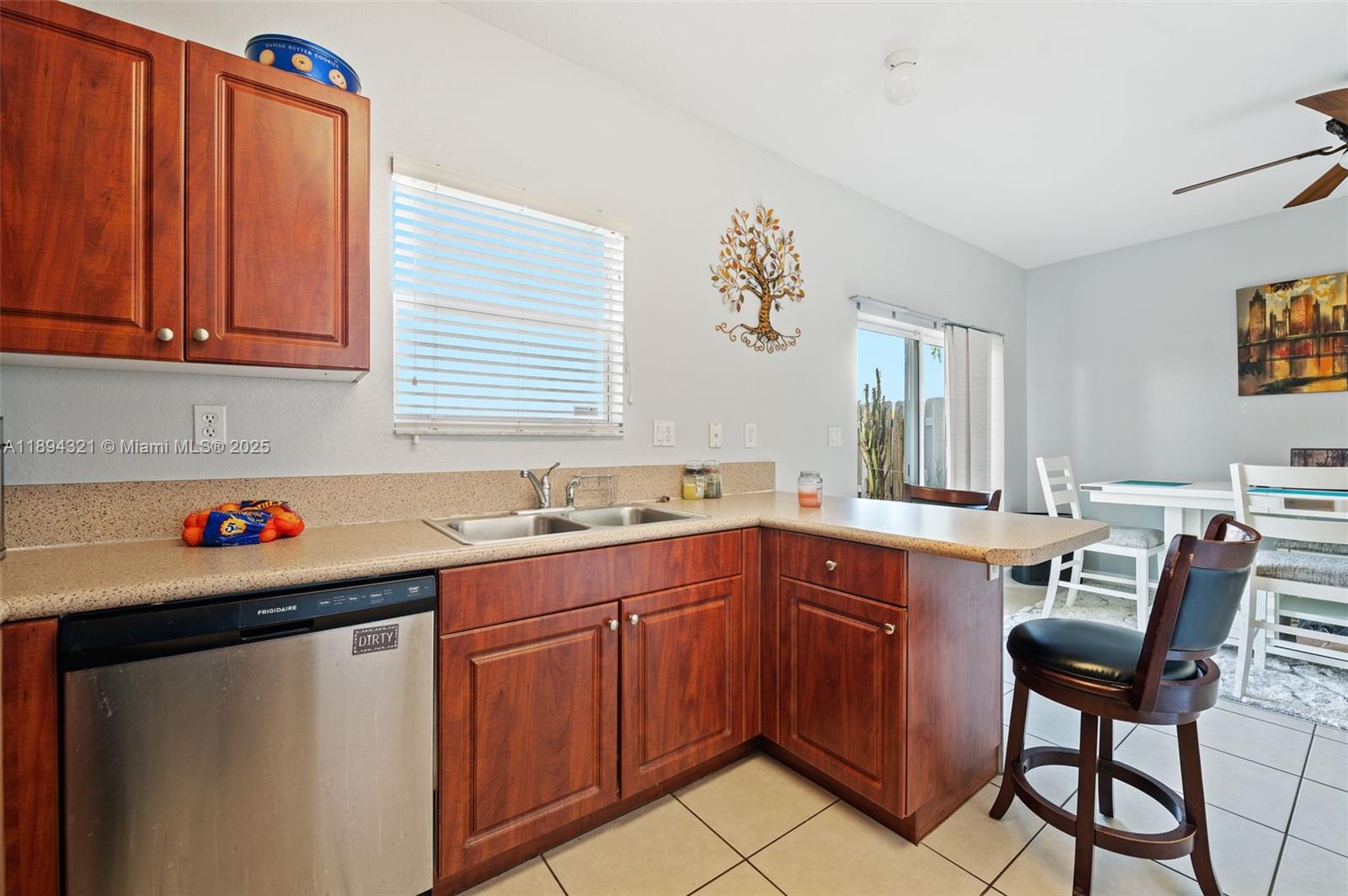 LAKES BY THE BAY GEE - Residential