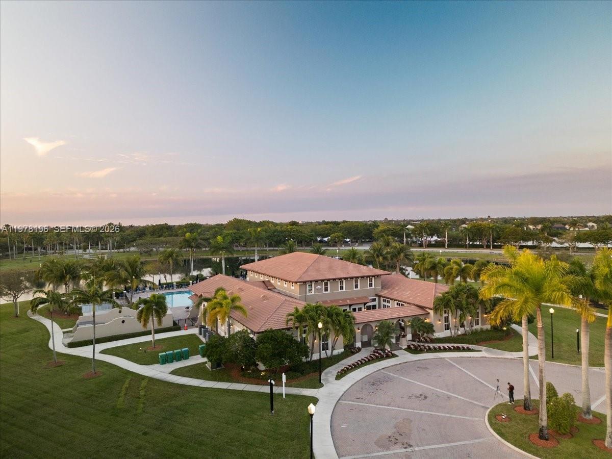 THE SHORES CONDO NO 2 - Residential Lease