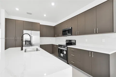 MLS: A11766525