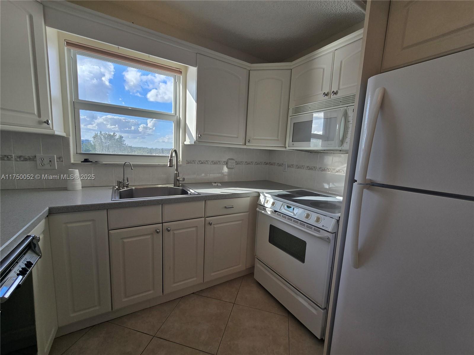 1505 N Riverside Dr 604
