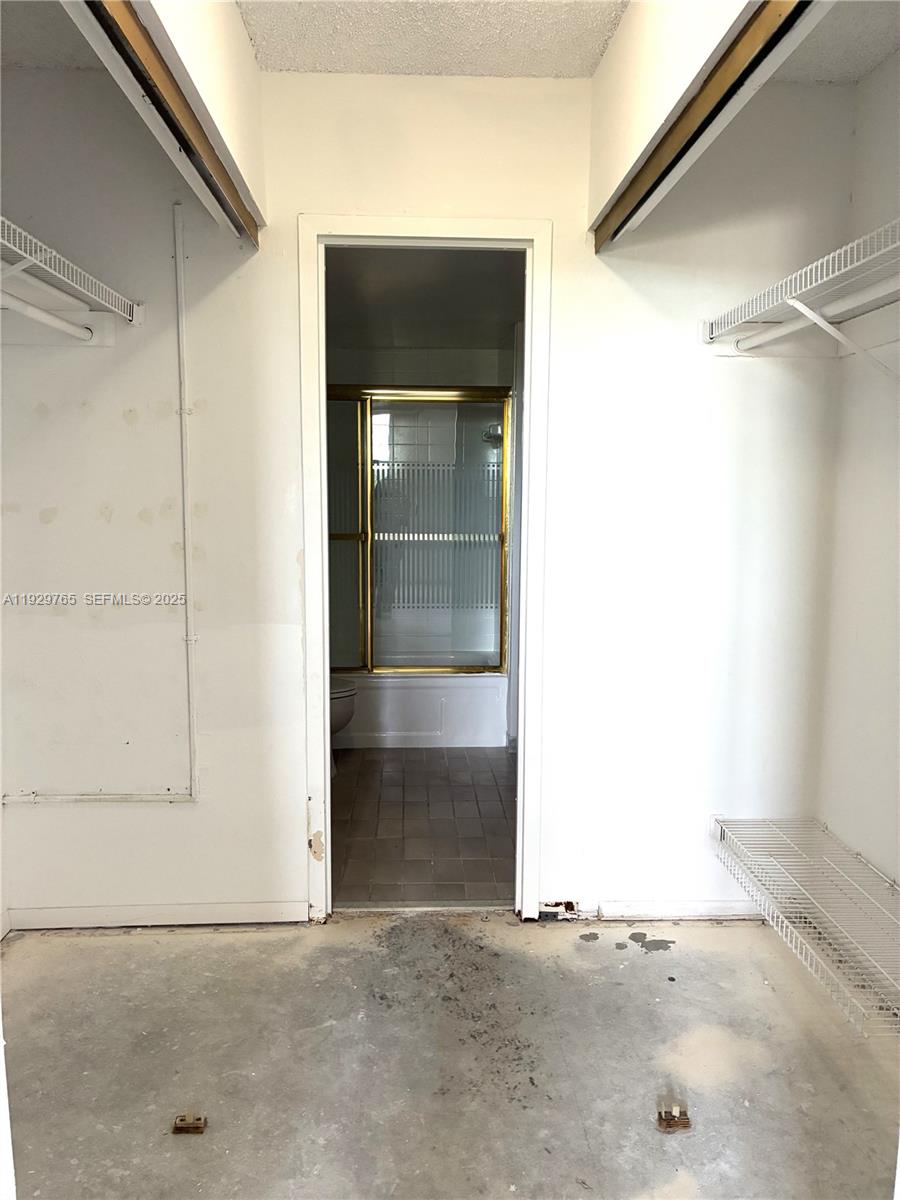 WATERSIDE TOWERS CONDO - Residential