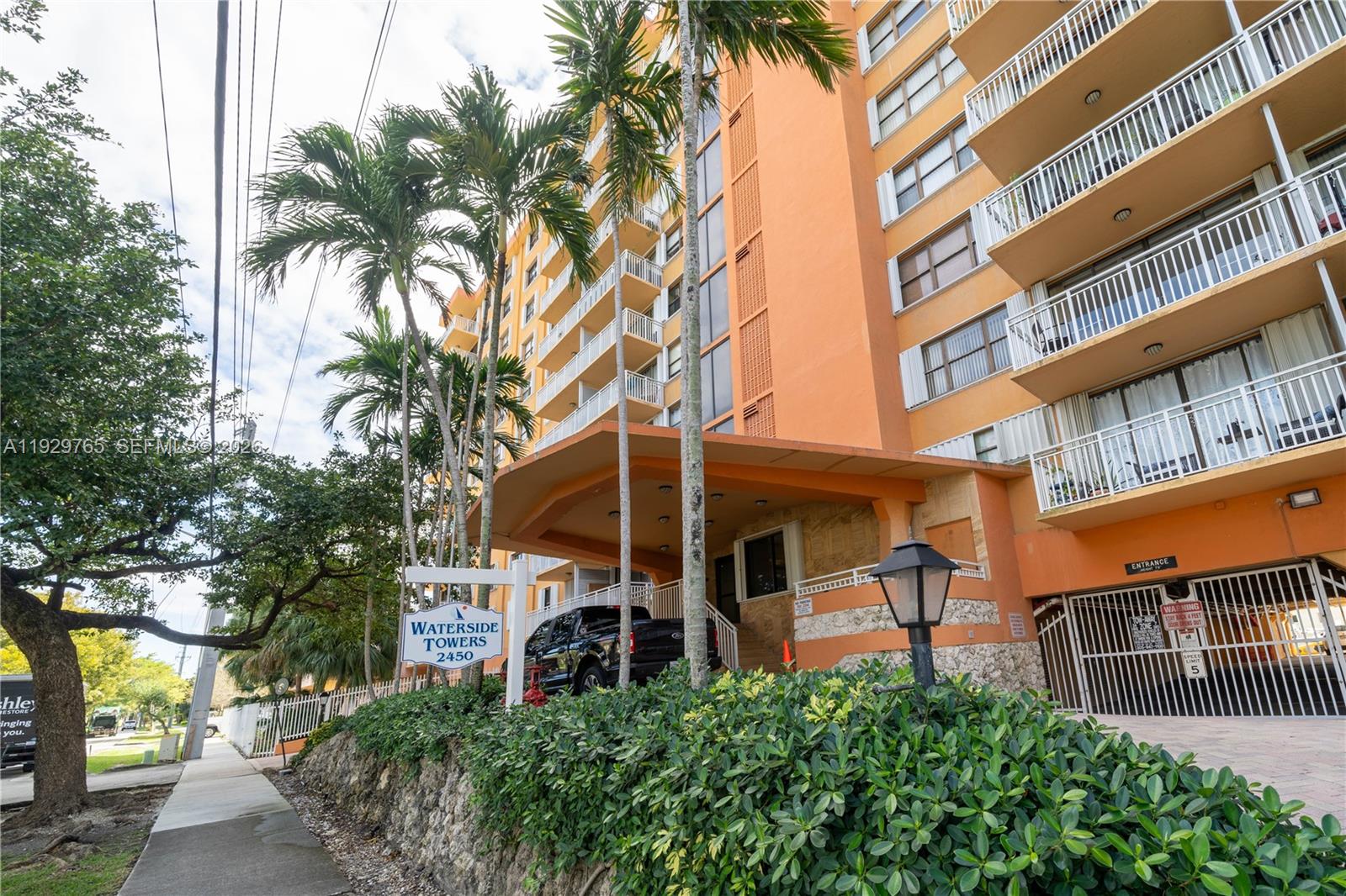 WATERSIDE TOWERS CONDO - Residential