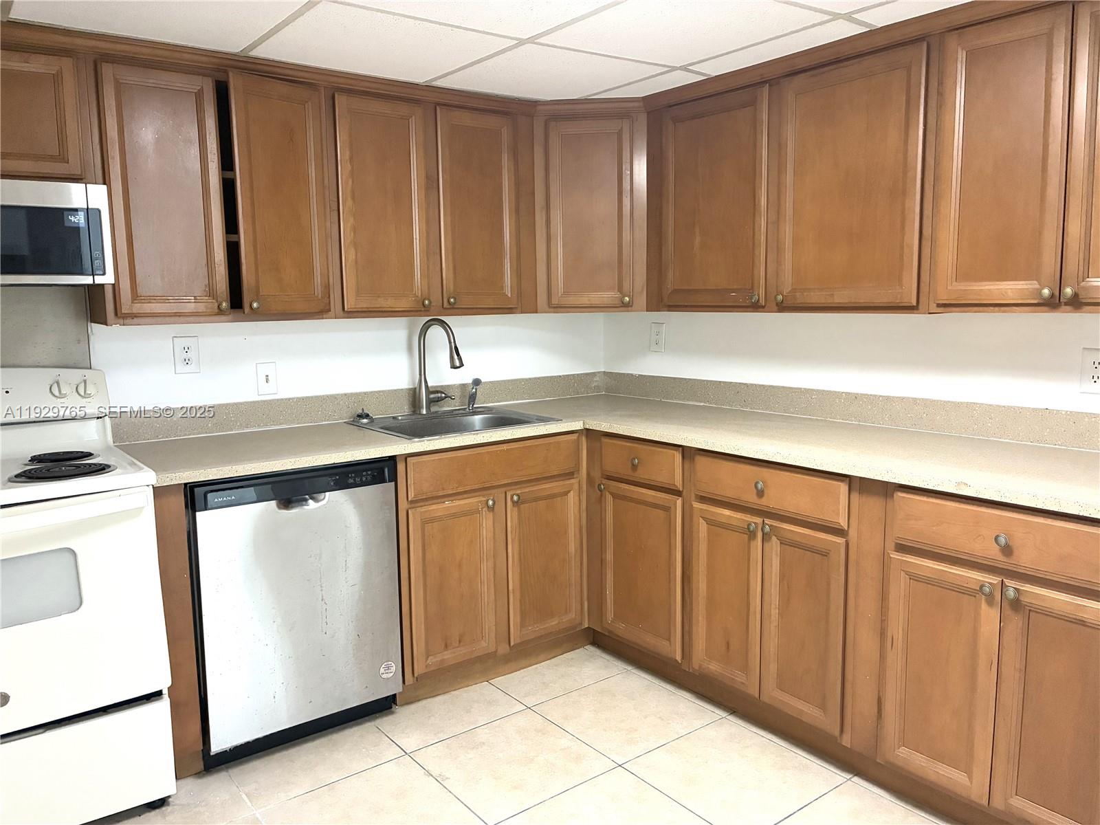 WATERSIDE TOWERS CONDO - Residential