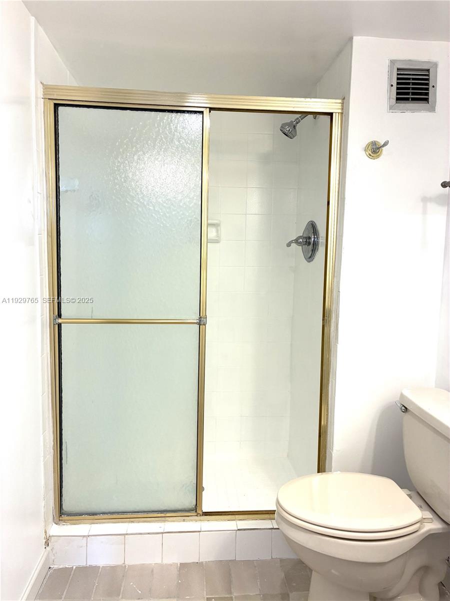 WATERSIDE TOWERS CONDO - Residential