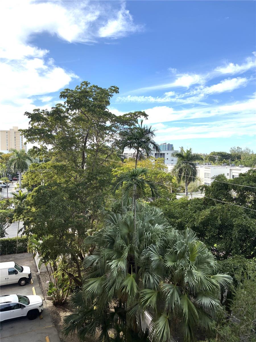 WATERSIDE TOWERS CONDO - Residential