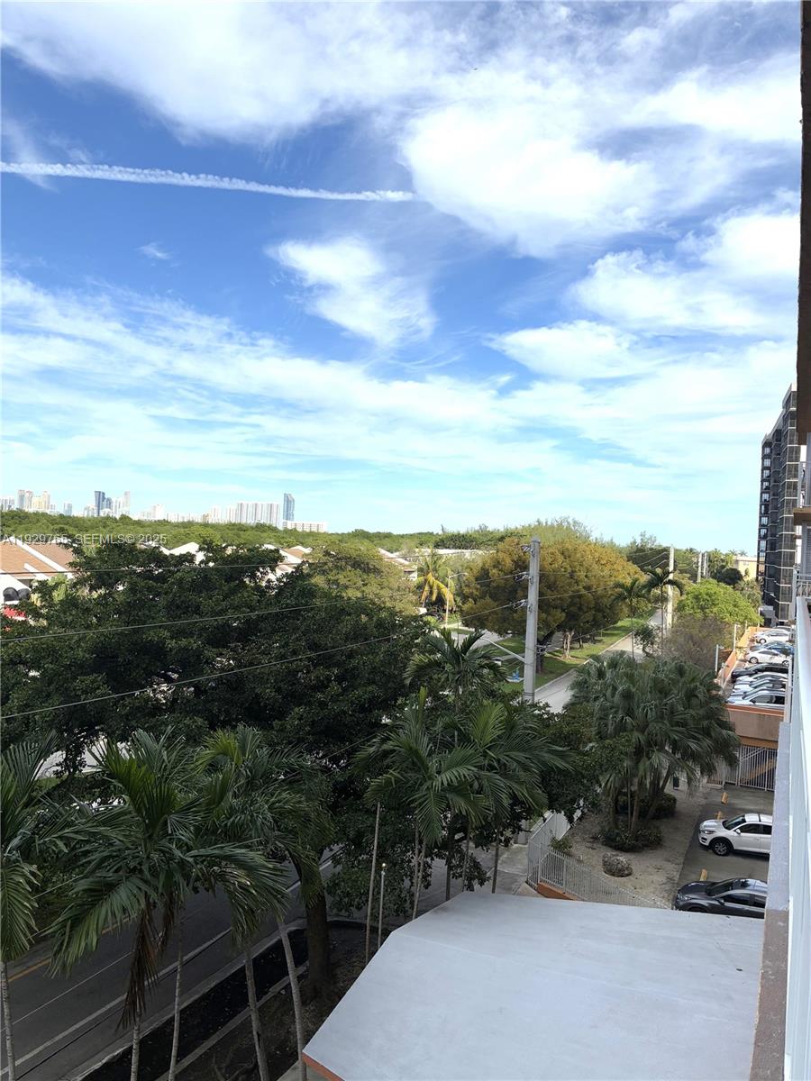 WATERSIDE TOWERS CONDO - Residential