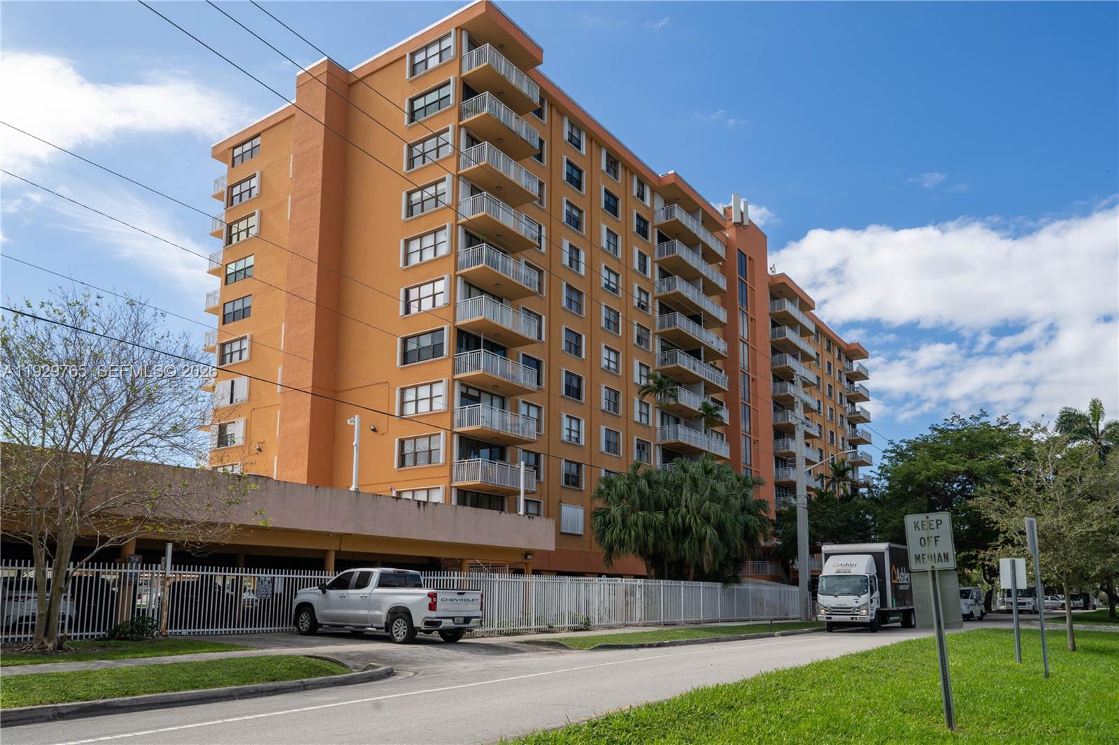 WATERSIDE TOWERS CONDO - Residential