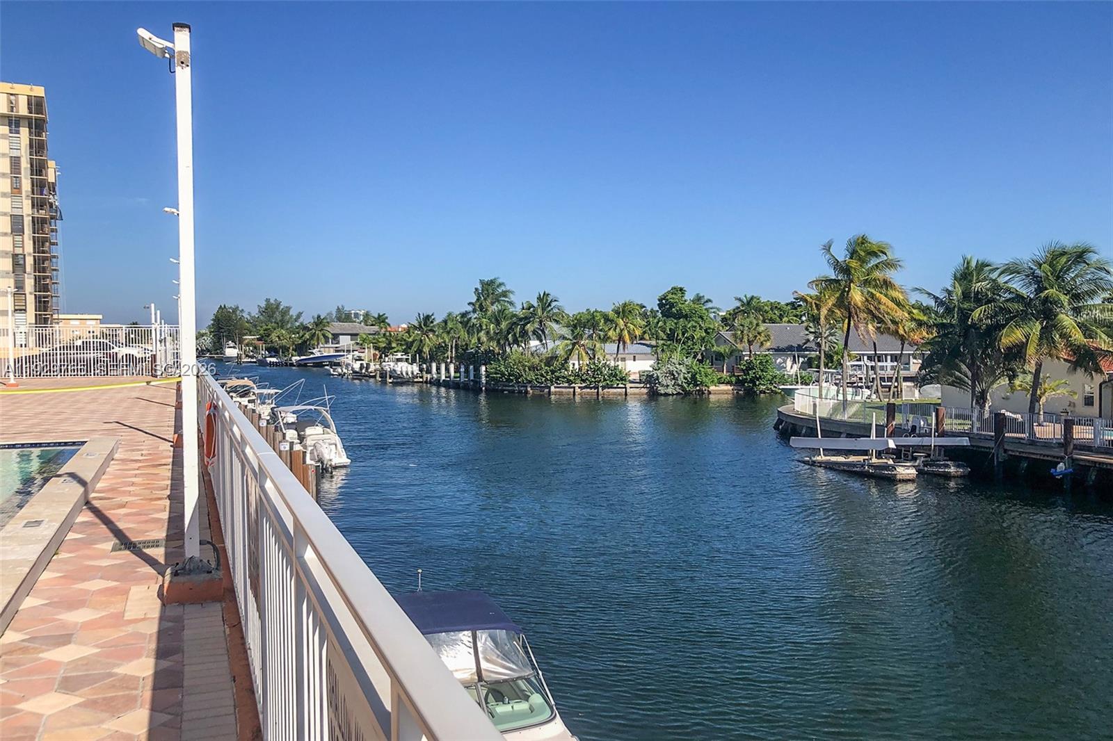 WATERSIDE TOWERS CONDO - Residential