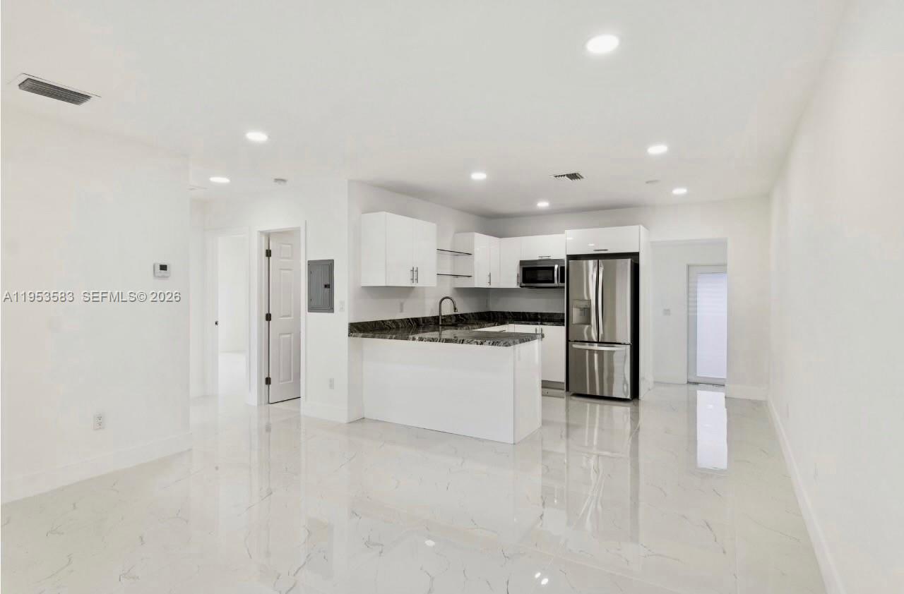 CAROLINA HEIGHTS - Residential Income