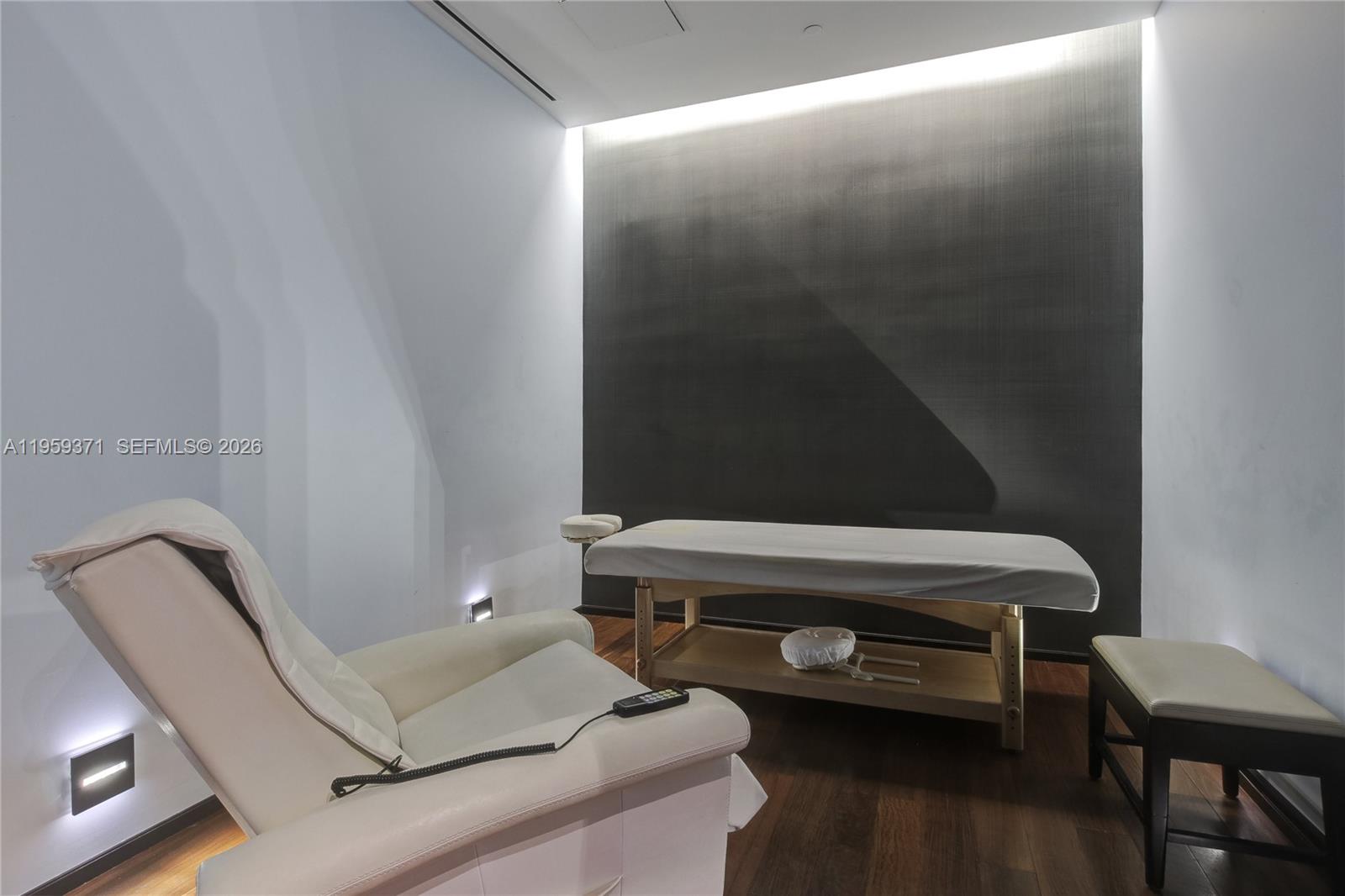 BEACH CLUB CONDO - Residential