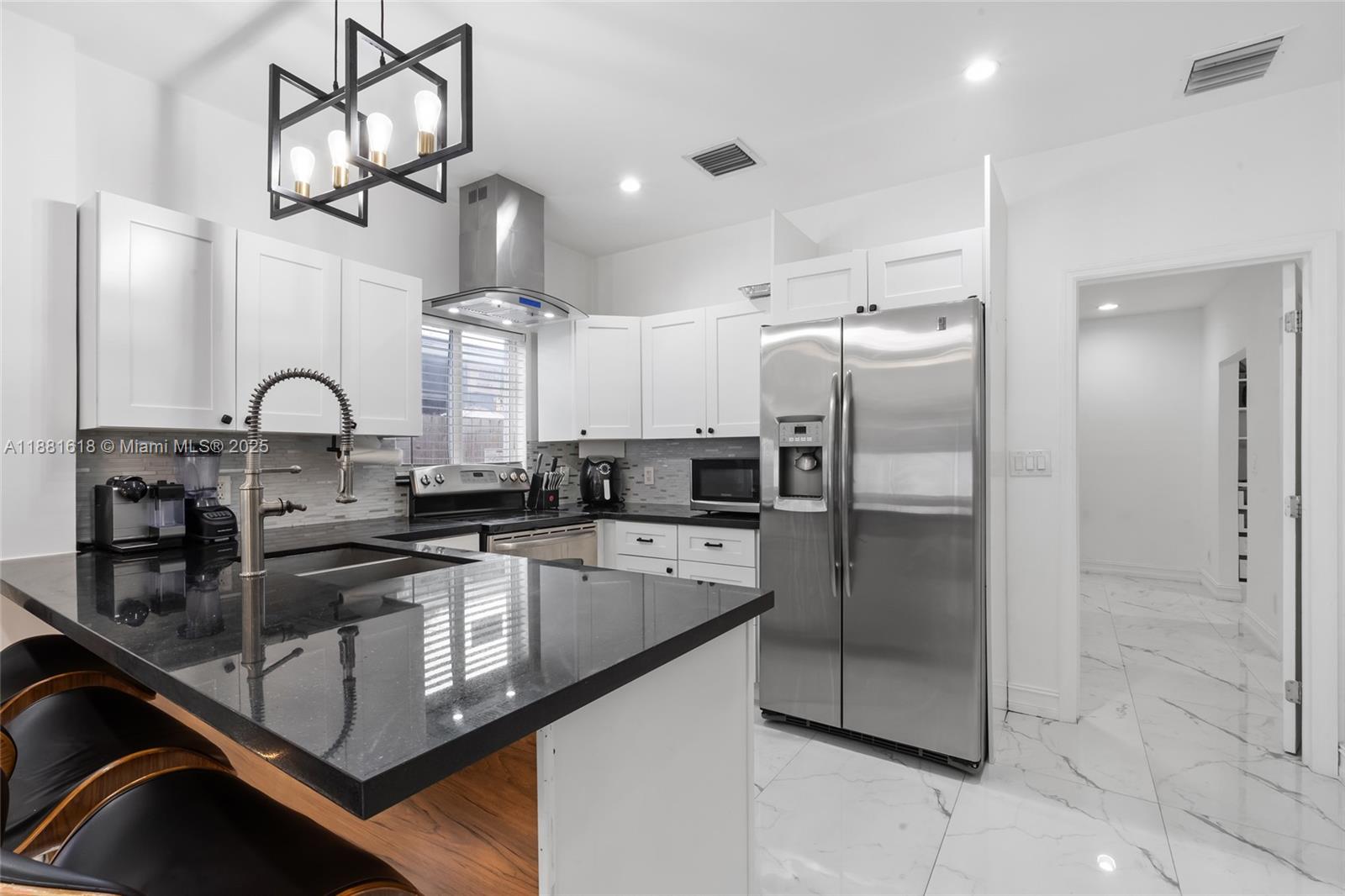 AIRLINE ESTATES - Residential Lease