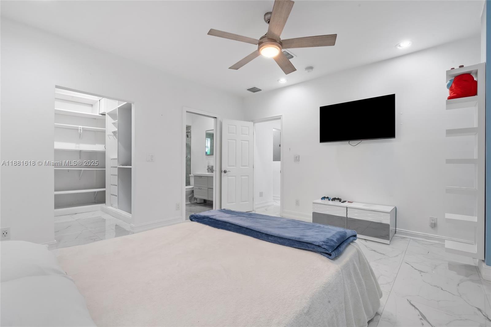 AIRLINE ESTATES - Residential Lease