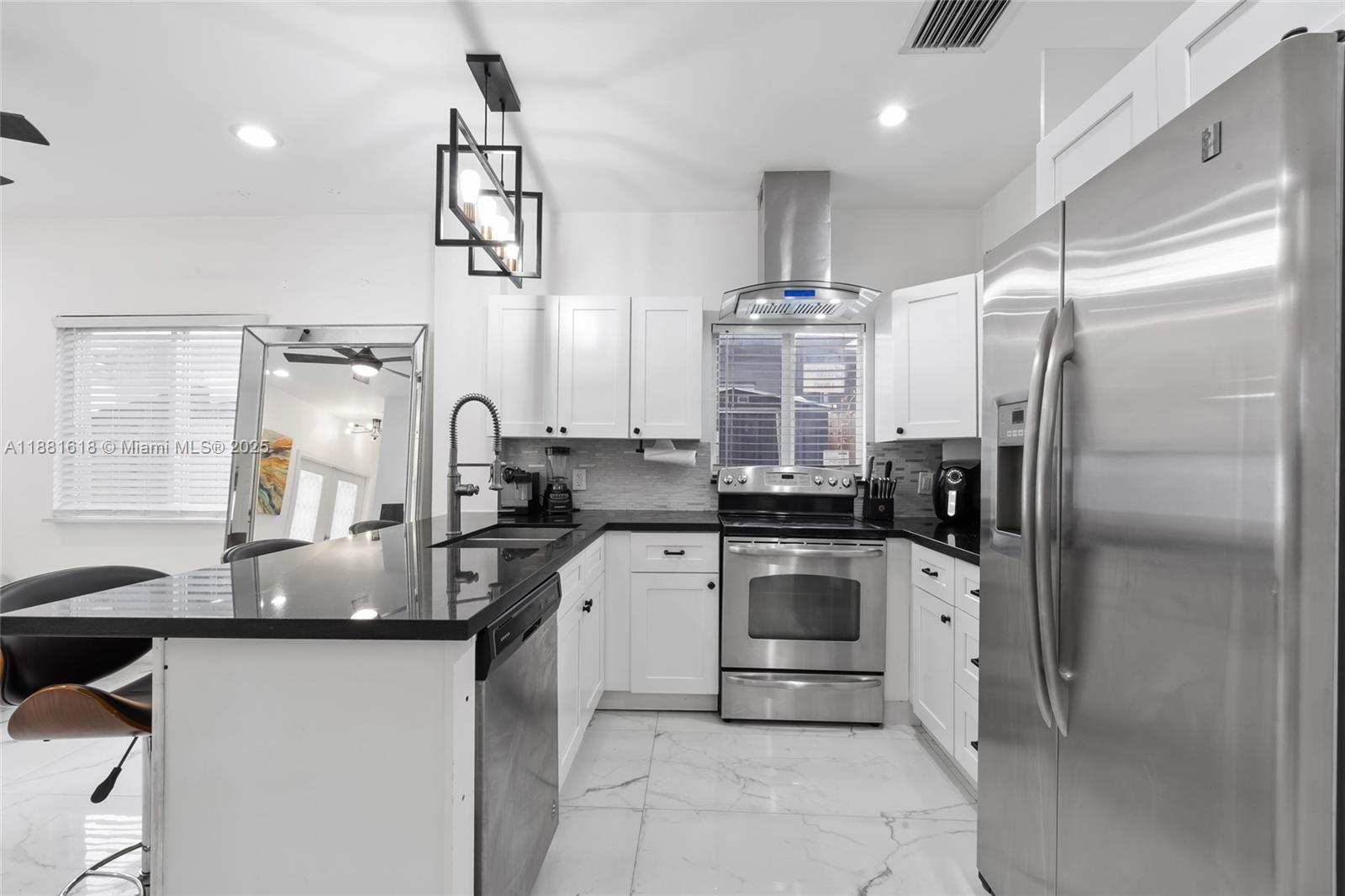 AIRLINE ESTATES - Residential Lease