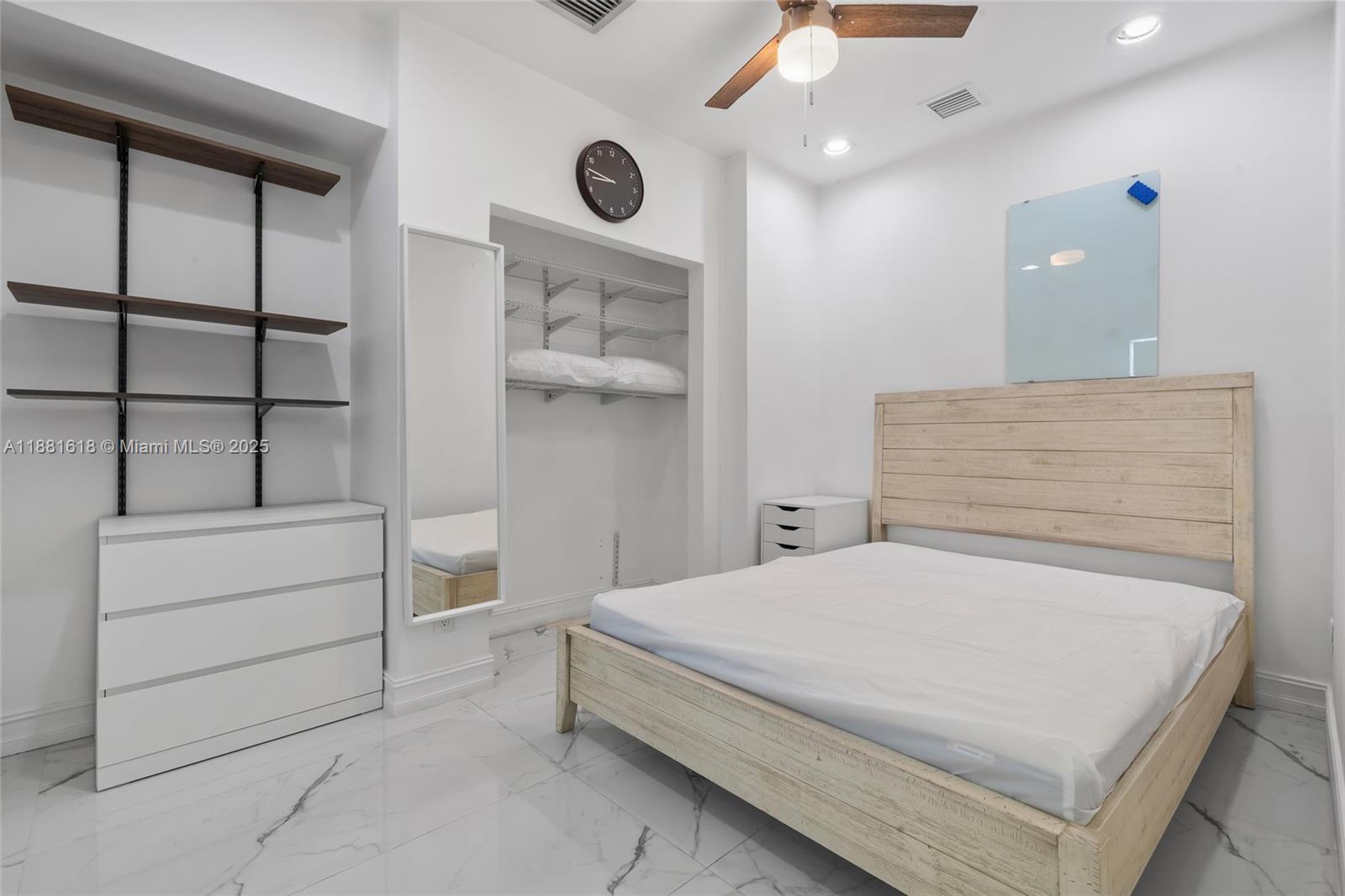 AIRLINE ESTATES - Residential Lease