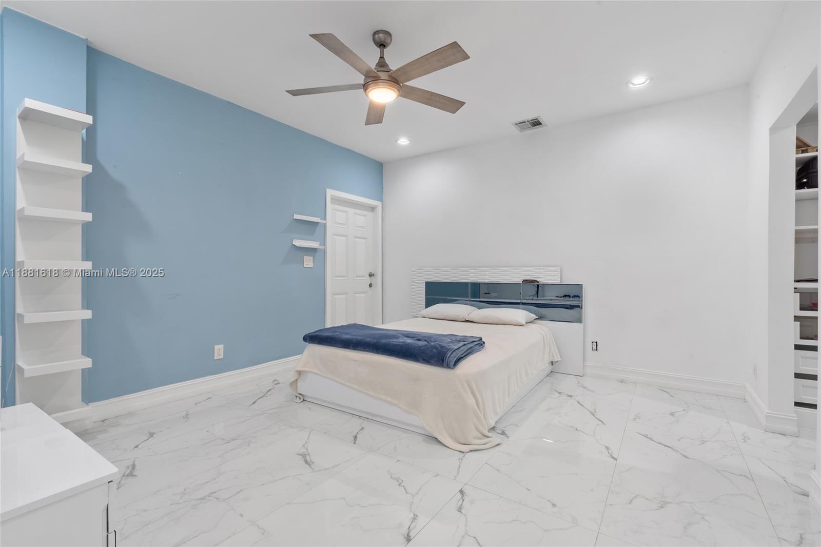 AIRLINE ESTATES - Residential Lease