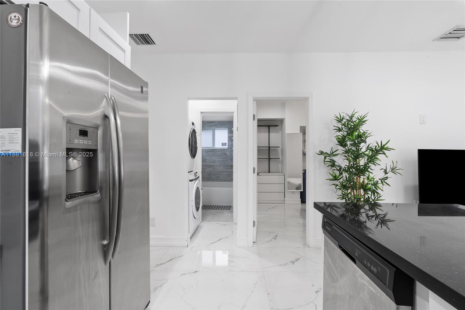 AIRLINE ESTATES - Residential Lease