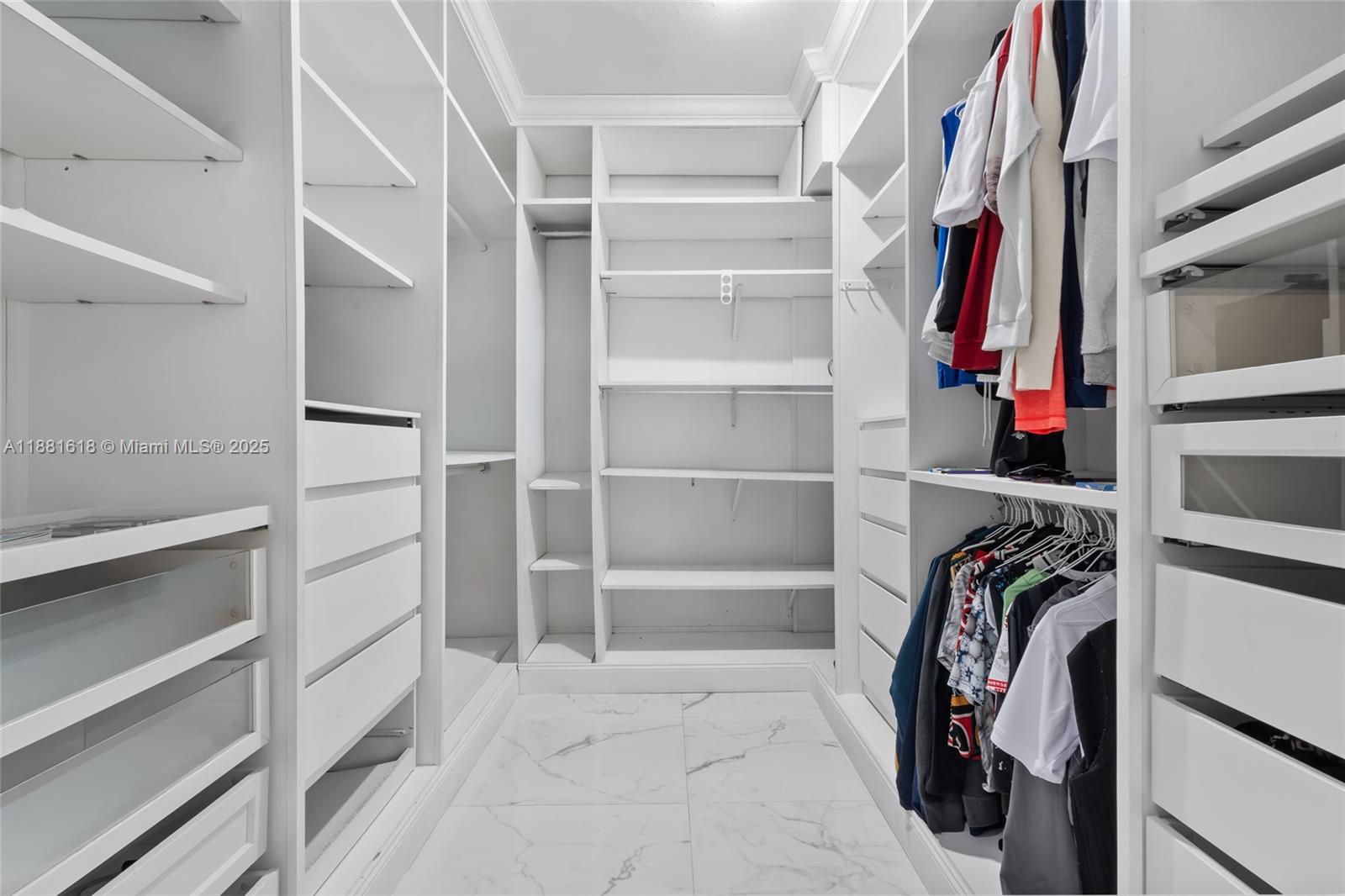 AIRLINE ESTATES - Residential Lease