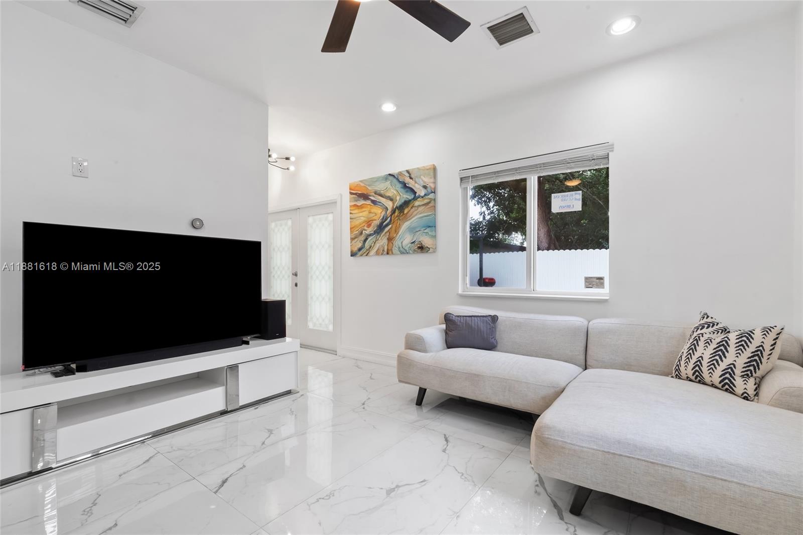 AIRLINE ESTATES - Residential Lease