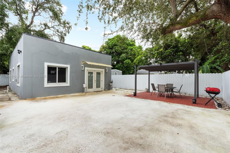 Beautifully renovated and fully furnished 2-bedroom independent duplex offering the perfect blend of comfort and privacy. Featuring two en-suite bedrooms, including a primary with a spacious walk-in closet, the home is thoughtfully designed for convenience and style. A full-sized kitchen, in-unit laundry, a large private driveway and outdoor area equipped with patio furniture ready for you to call this home. Ideally located just minutes from I-95, Miami Shores, Wynwood, and more, you’ll enjoy both accessibility and tranquility. Water and WiFi is included in the rent. First/last/security and proof of income required.

ALSO AVAILABLE: A11881733 and A11881754 (same property)