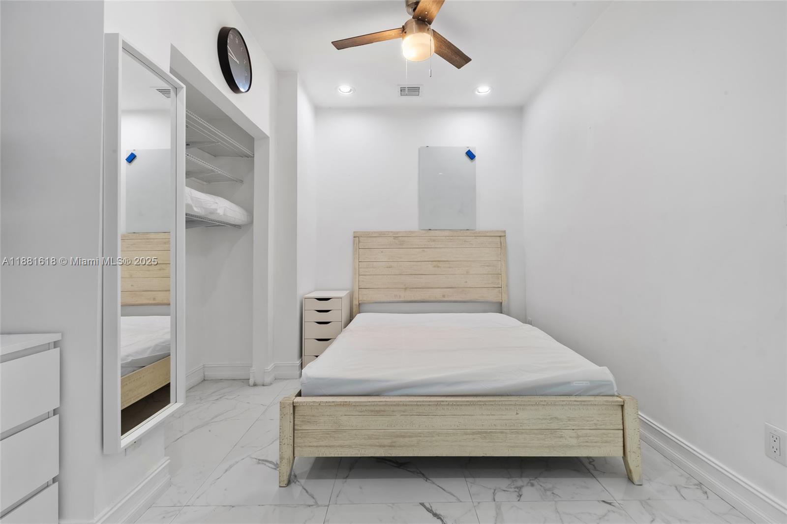 AIRLINE ESTATES - Residential Lease