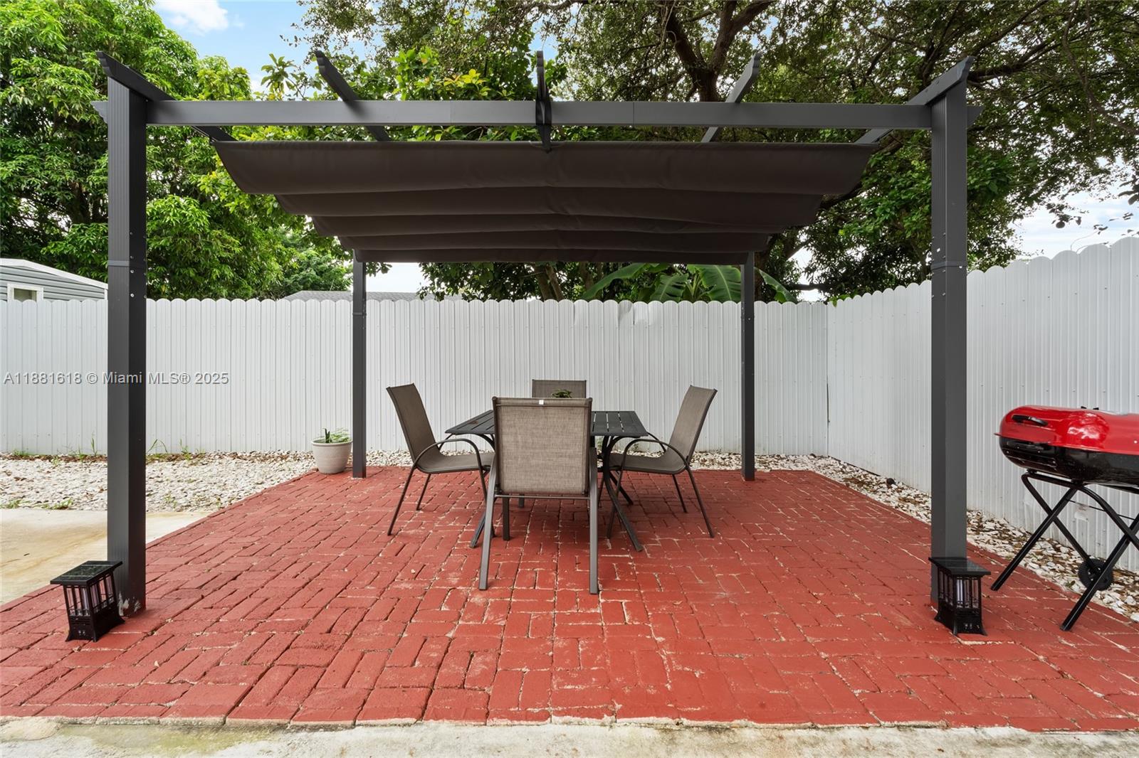 AIRLINE ESTATES - Residential Lease