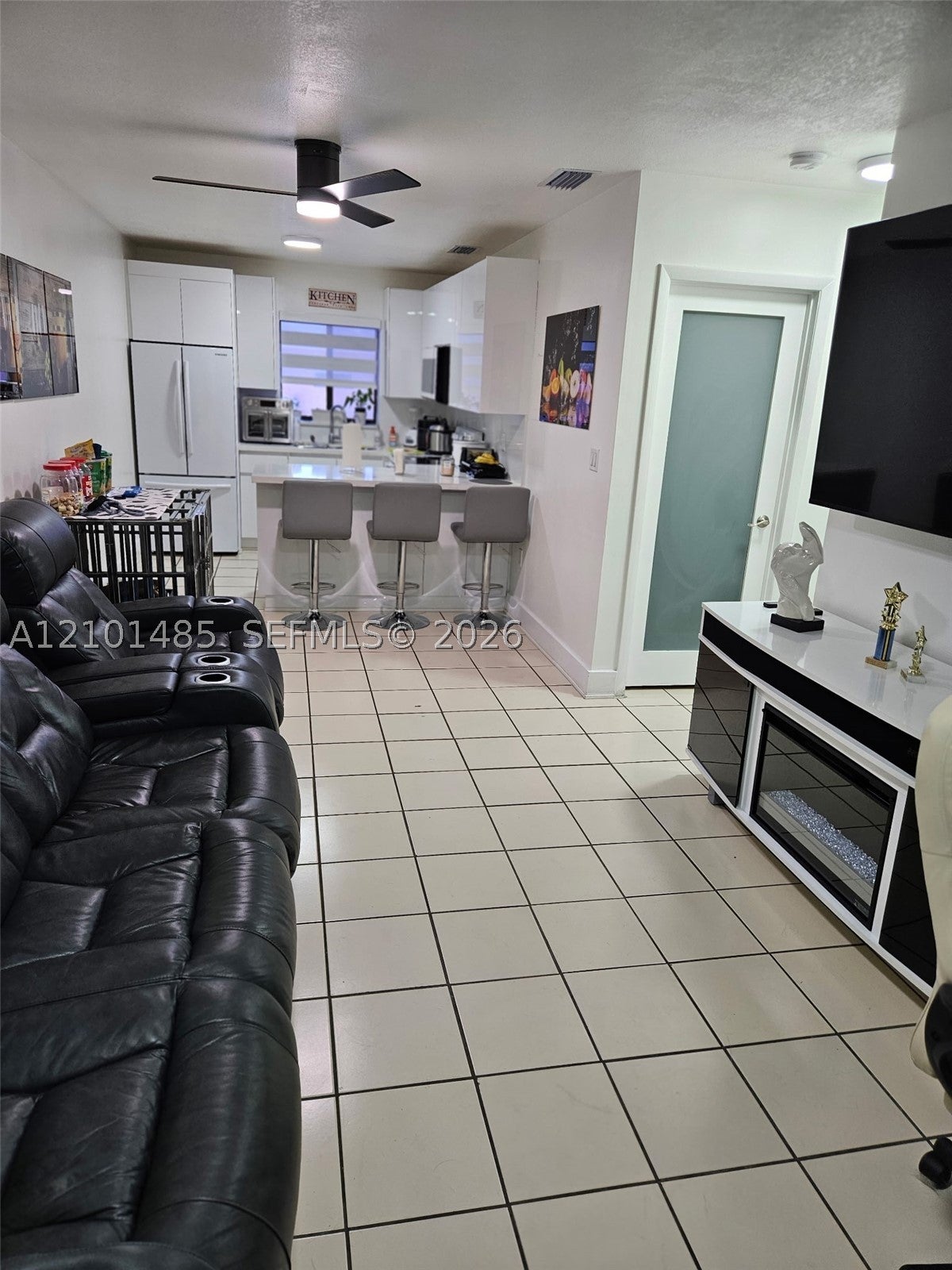 2348 W 56th St 19