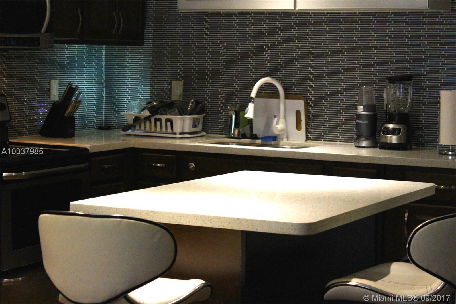 ROYAL OAKS CONDO - Residential Lease