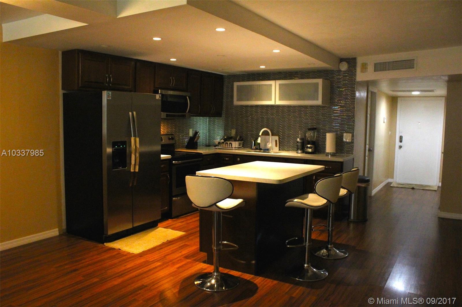 ROYAL OAKS CONDO - Residential Lease