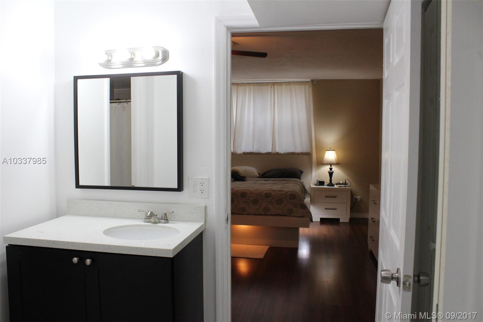 ROYAL OAKS CONDO - Residential Lease