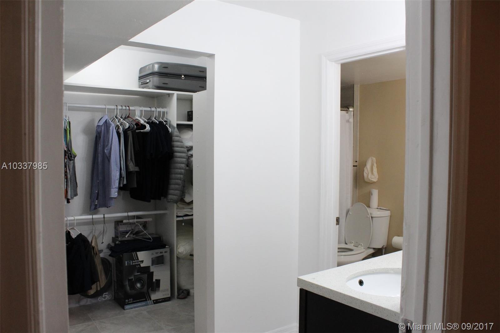 ROYAL OAKS CONDO - Residential Lease