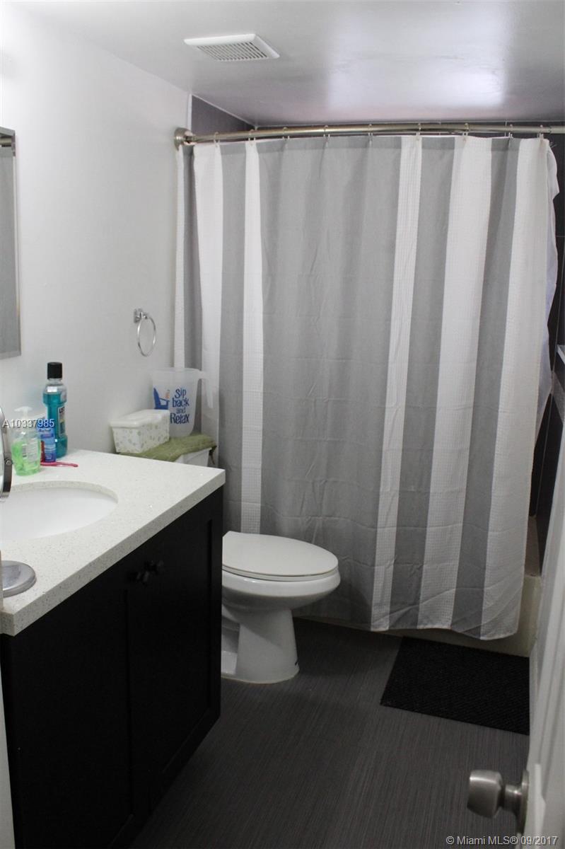 ROYAL OAKS CONDO - Residential Lease