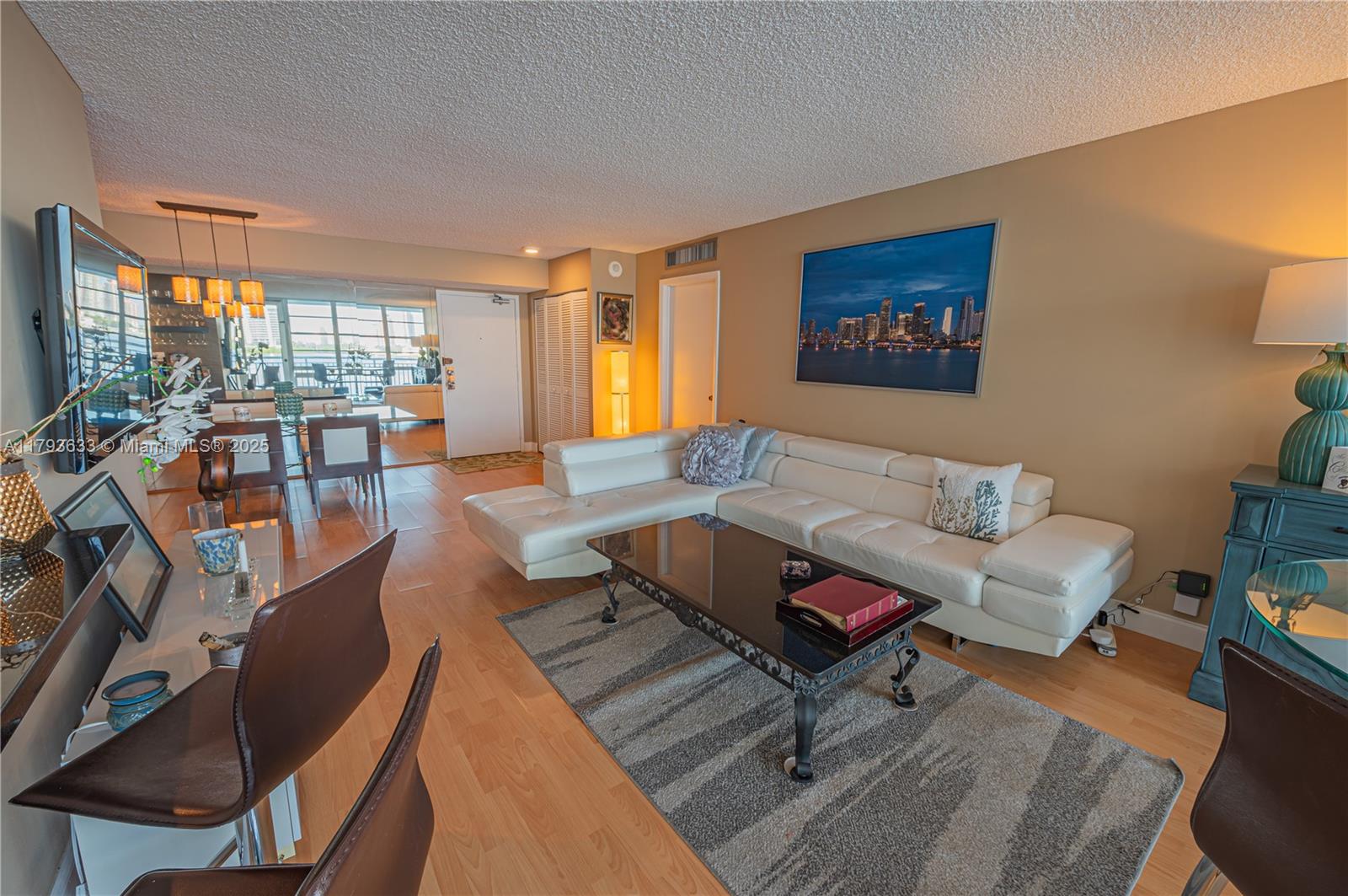 WINSTON TOWERS 500 CONDO - Residential