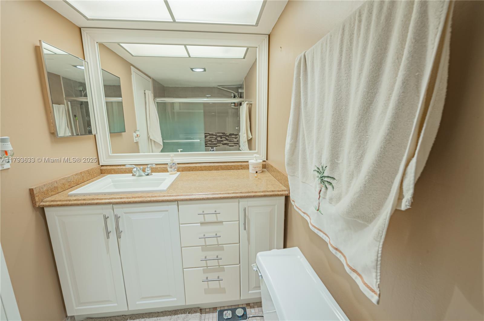 WINSTON TOWERS 500 CONDO - Residential